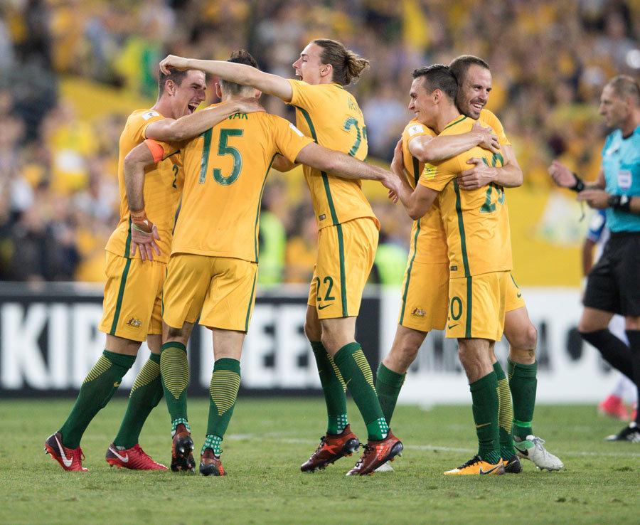 日职联前瞻：东京绿茵攻击手停赛，鹿岛迎来争冠关键时刻（日职联前瞻：东京绿茵锋将停赛，鹿岛冲冠迎关键一役）