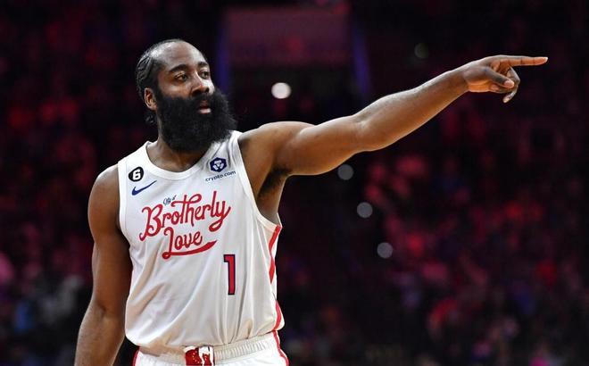 熟悉么？图片报：慕尼黑1860极端球迷在拜仁训练场涂鸦（图片报：1860慕尼黑极端球迷在拜仁训练基地喷涂涂鸦）