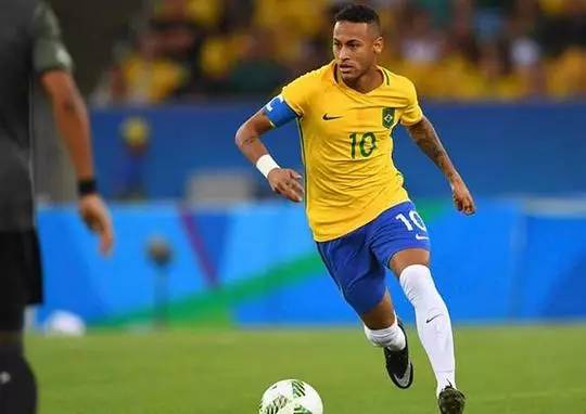 天助拜仁：3-1大冷门,26岁韩国球星闪耀欧洲,德甲第12掀翻德甲第2（德甲爆冷！第12名3-1掀翻次席，26岁韩国球星闪耀欧洲，拜仁得利）