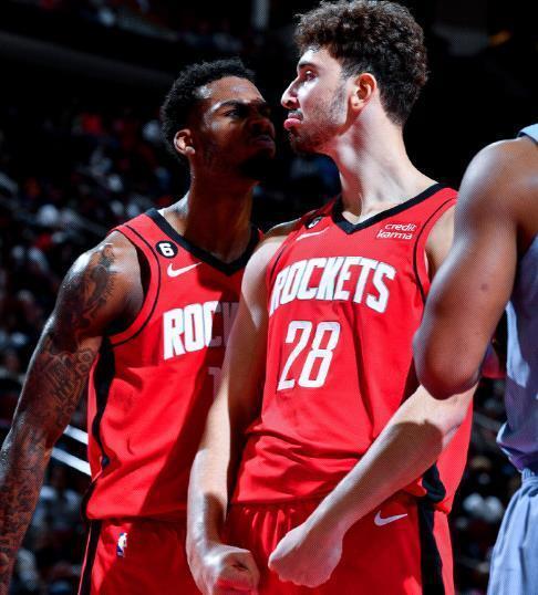 U22国足木塔力甫：命运的洪流不可阻挡，我的答案是“向前”（U22国足木塔力甫：命运洪流汹涌而至，我的选择唯有向前）