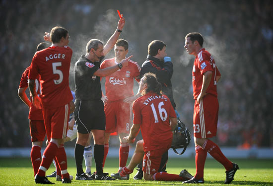 你故意的吧？范戴克防守传中时高举右手导致手球送点（范戴克防守传中时高举右手手球，被判点球）