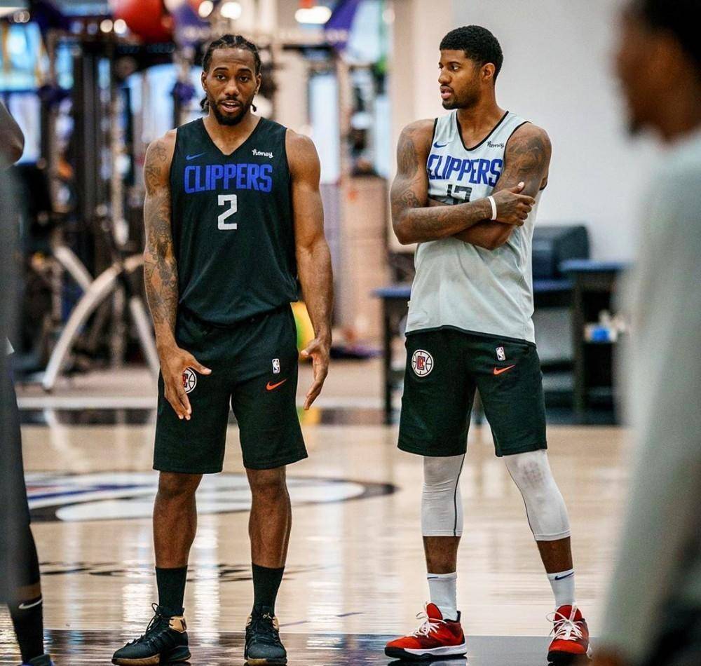 传闻：拜仁非常欣赏埃弗顿边锋恩迪亚耶（消息称，拜仁青睐埃弗顿边锋恩迪亚耶）