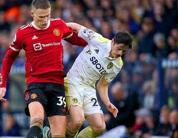 打疯了！国米横扫科莫登顶，劳塔罗回应质疑，齐沃激活水货太神