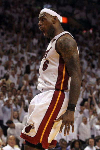 国际米兰攻守俱佳领跑意甲（国际米兰攻防兼备高居意甲榜首）